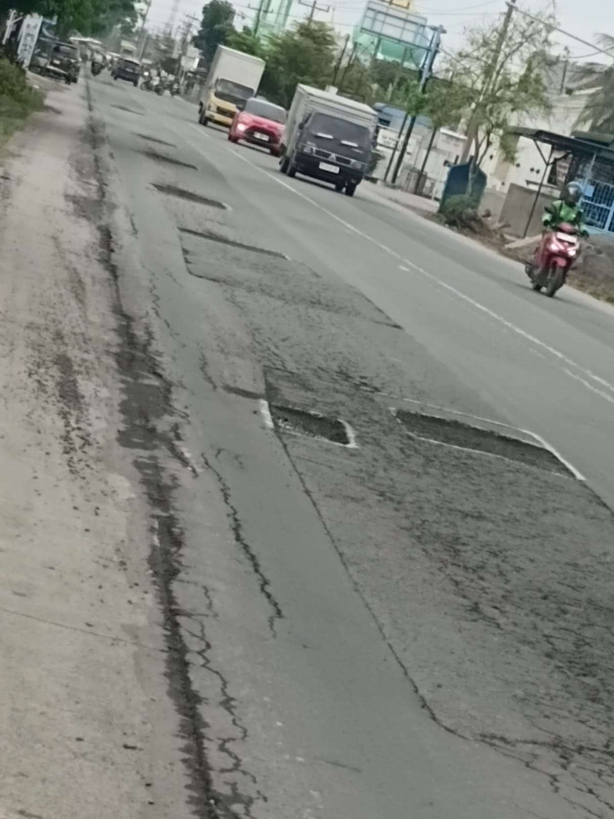 TAMBAL SULAM DI BINJAI UTARA :  PROYEK JALAN ATAU ANCAMAN NYATA BAGI WARGA.