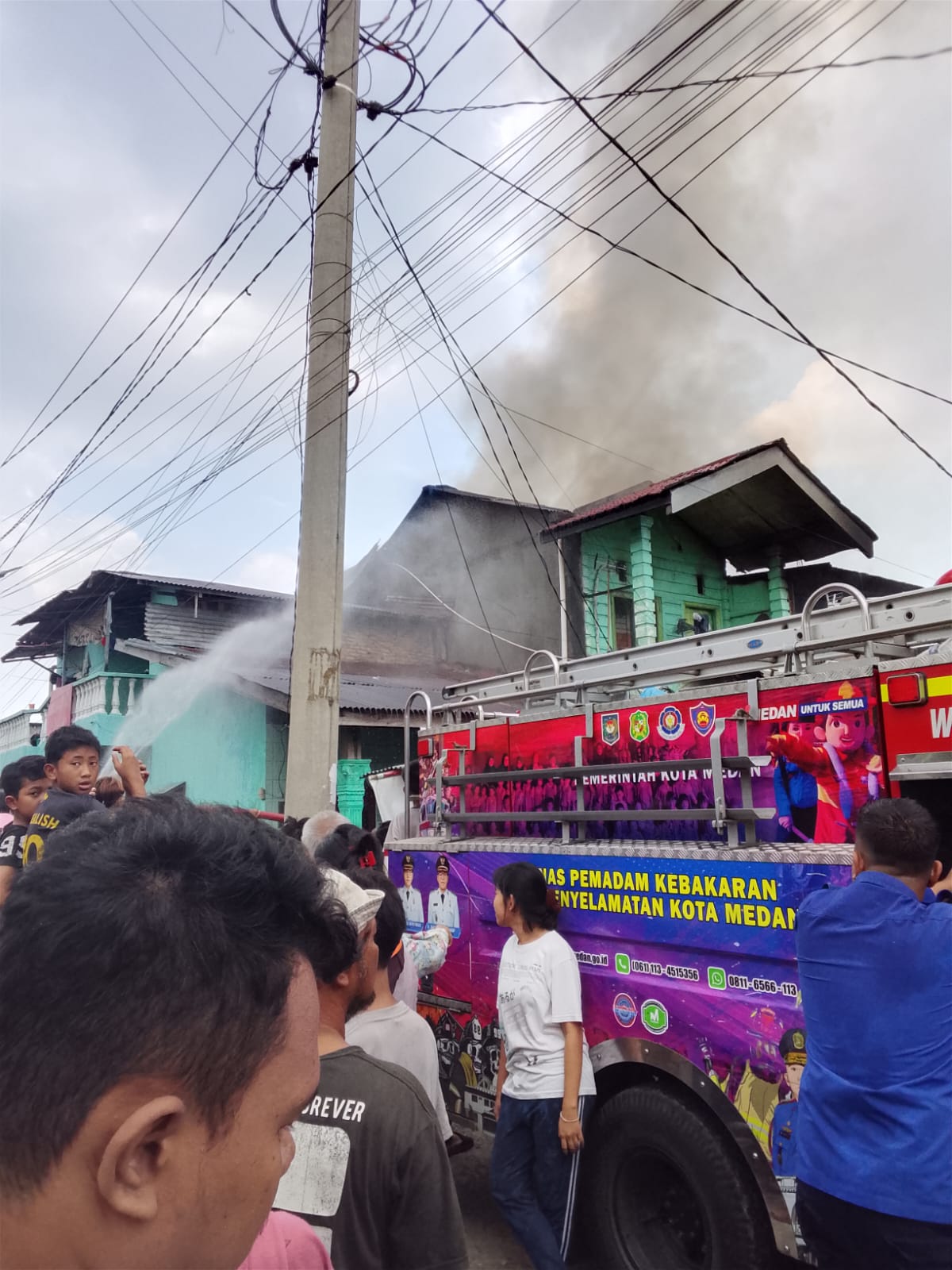 Kebakaran Rumah di Medan Polonia, DPKP Kota Medan Kerahkan Tiga Armada.