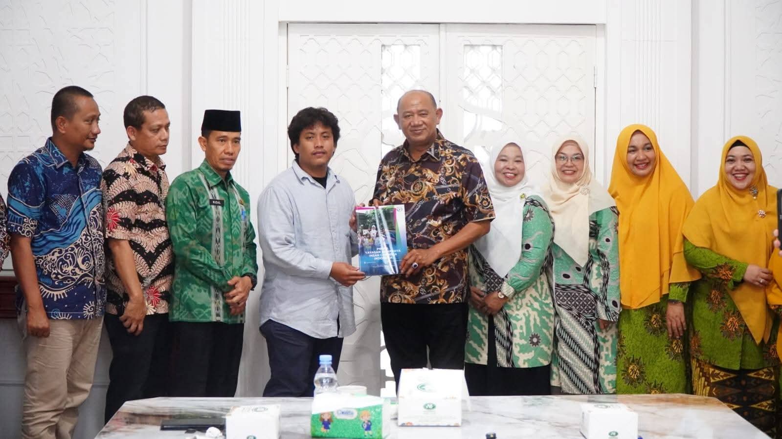 Bupati Syah Afandin Dukung Program Kesehatan Aisyiyah untuk Warga Terdampak Banjir.