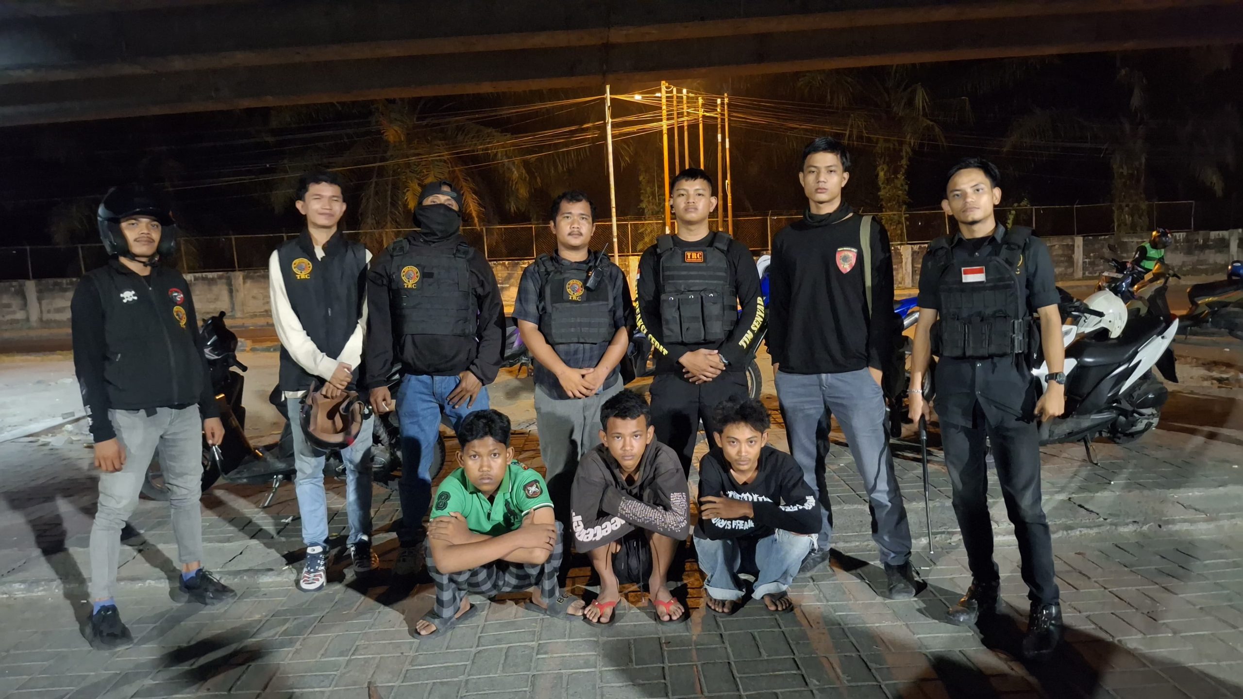 Tim Reaksi Cepat Kota Medan Berhasil Mengamankan 3 Pelaku Tawuran Di Jalan Marindal  Tepatnya Di Perkuburan Cina.