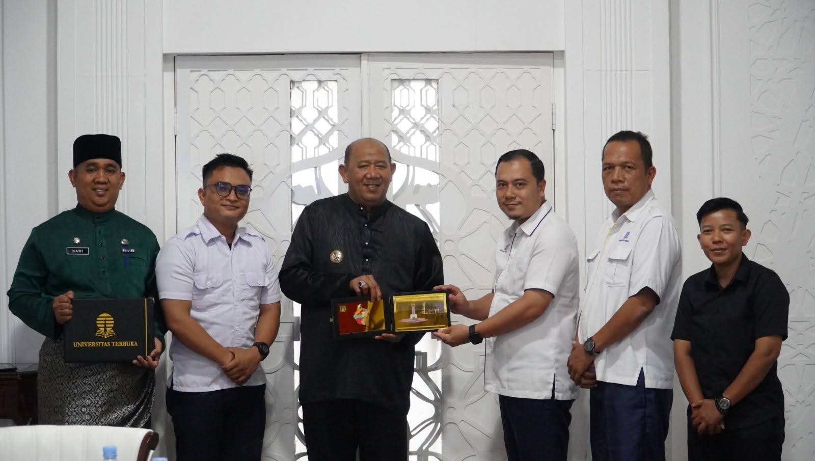 Syah Afandin Perkuat Akses Pendidikan Bersama Universitas Terbuka.