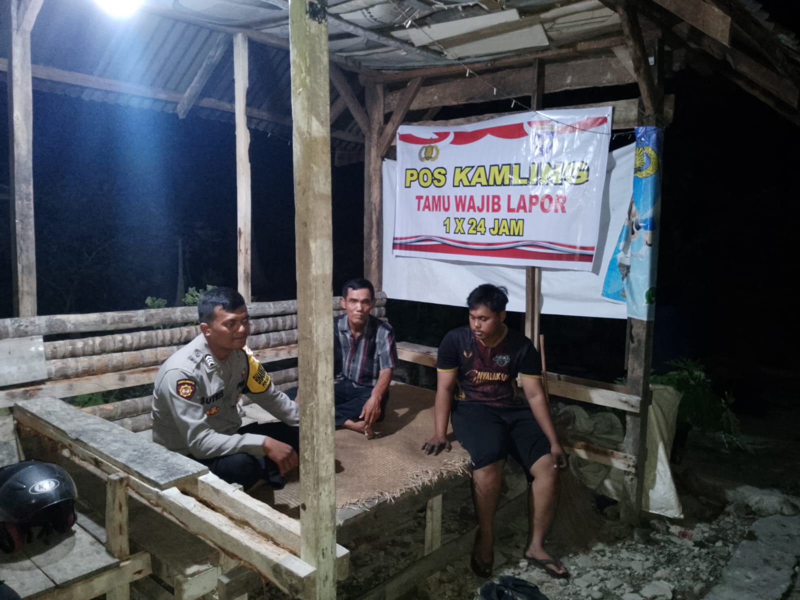 Polsek Secanggang Tingkatkan Patroli Satkamling, Bhabinkamtibmas Ajak Warga Aktif Jaga Kamtibmas.