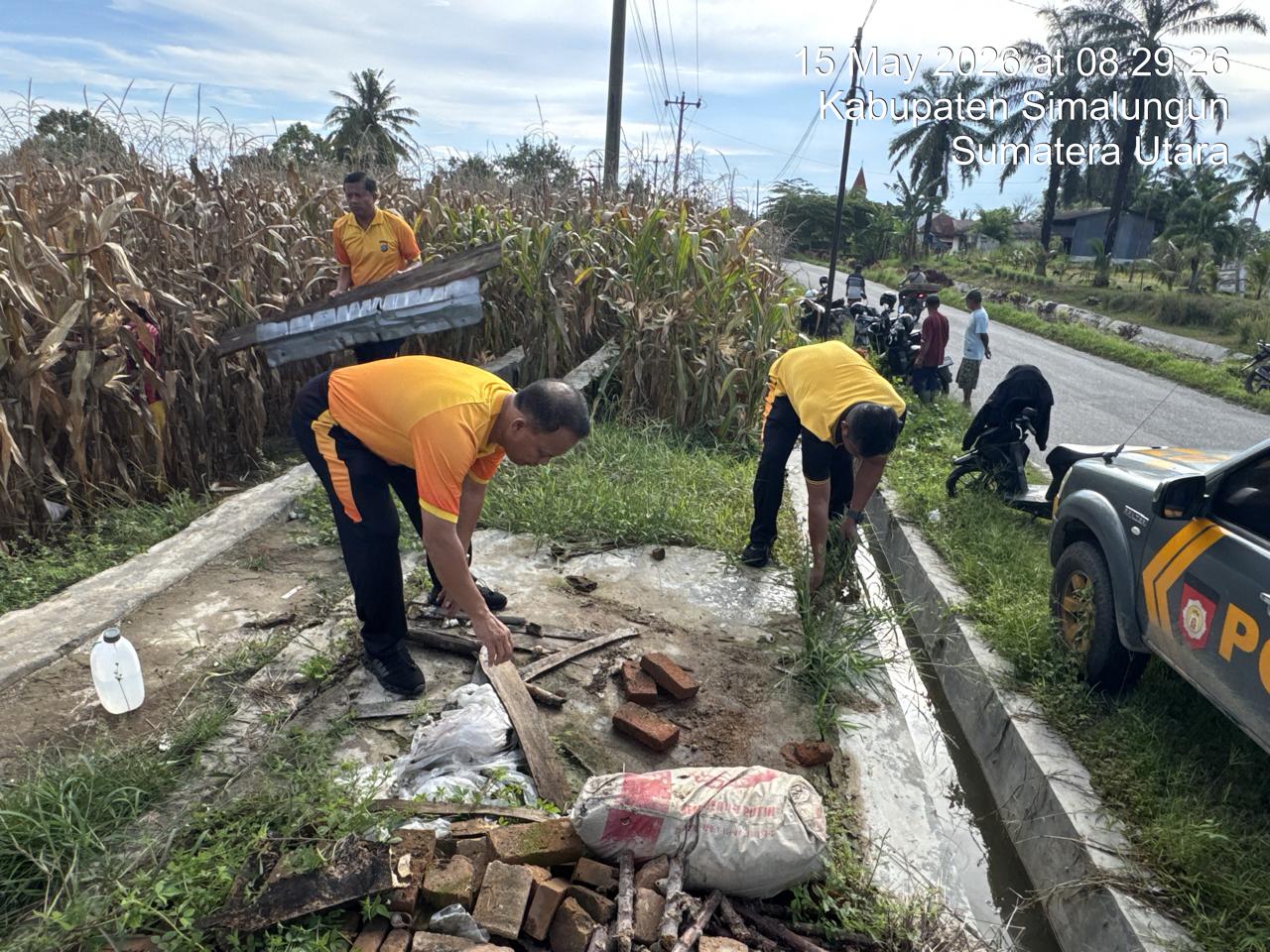 Kapolsek Tanah Jawa Pimpin Langsung Apel Korve Panen Raya Jagung Serentak Kuartal II 2026, Polri Hadir Nyata di Tengah Masyarakat Tani.