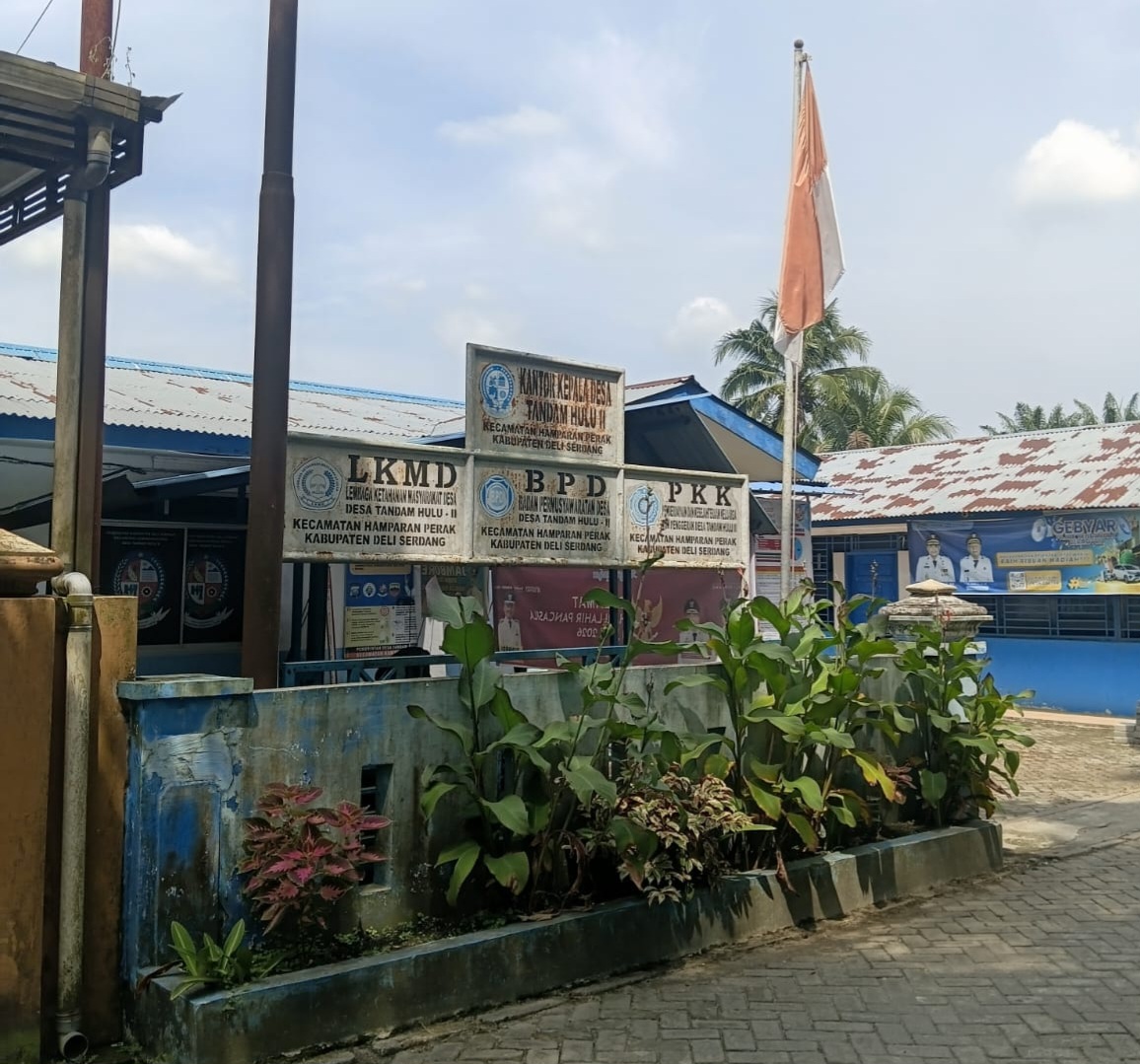 Desa Tandam Hulu II, Pengurusan KTP dan KK Disebut Selalu Diarahkan ke Kecamatan.