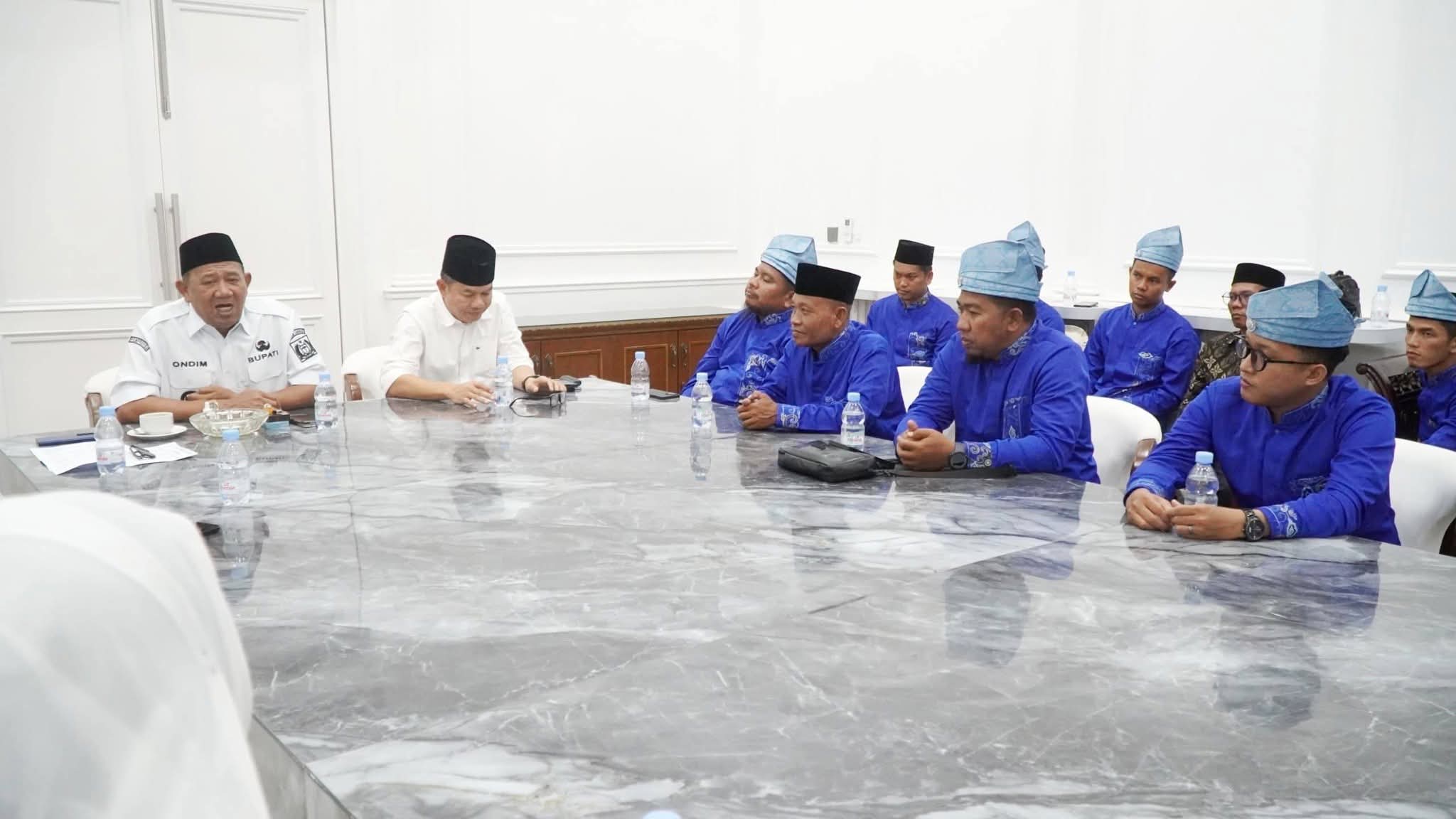 Bupati Syah Afandin Lepas 50 Kafilah MTQ Langkat, Target Pertahankan Tiga Besar Sumut.