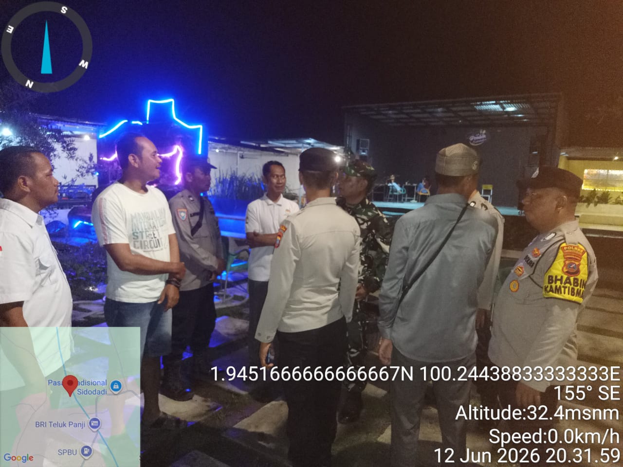 Patroli KRYD Sasar Kafe di Teluk Panji, Polsek Kampung Rakyat Gandeng TNI dan Tokoh Masyarakat Cegah Peredaran Narkoba.