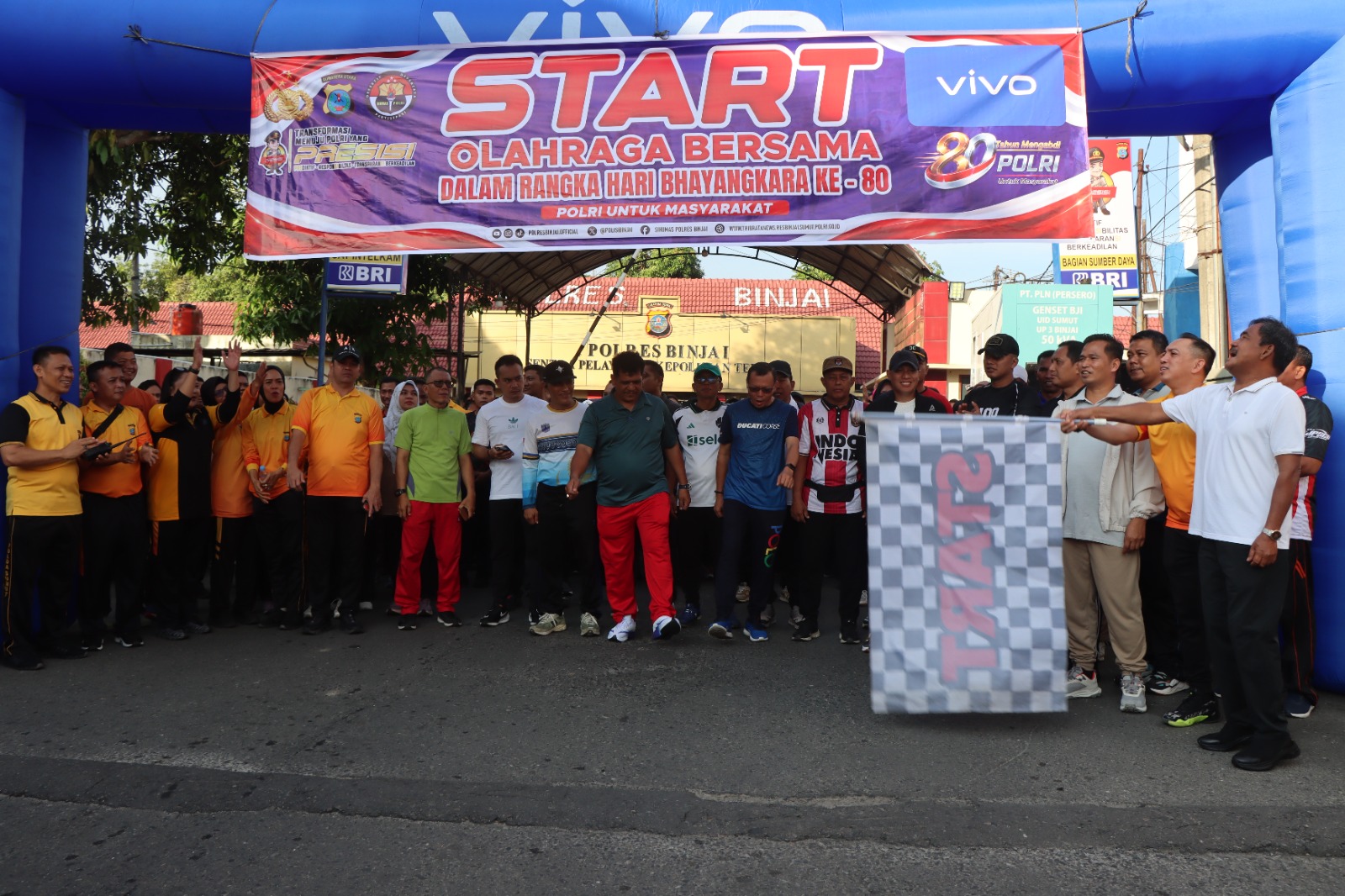 “Meriahkan Hari Bhayangkara Ke-80, Polres Binjai Olahraga Bersama Forkopimda dan Masyarakat.