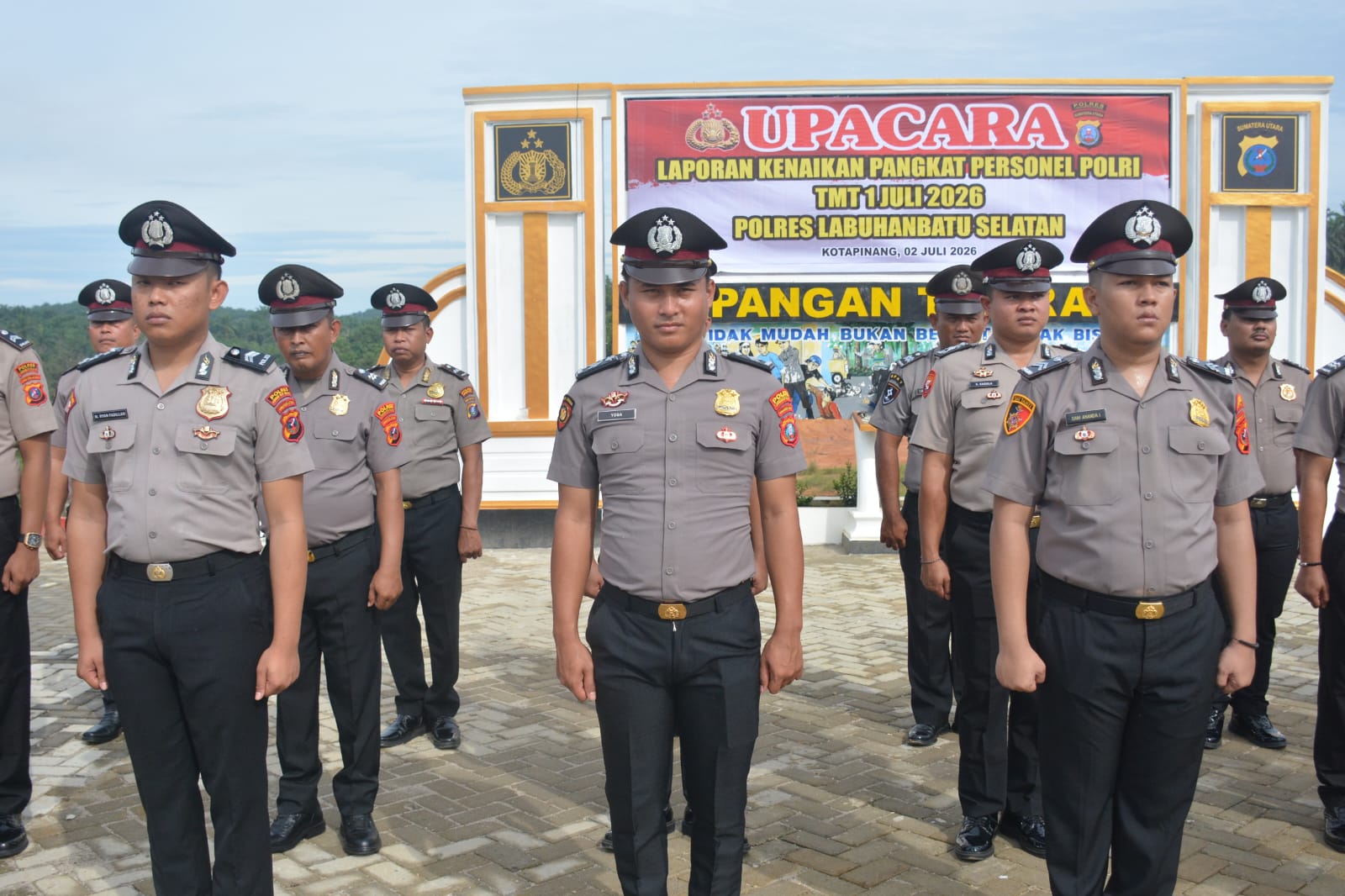 62 Personel Polres Labusel Naik Pangkat, Kapolres : Jadikan Amanah untuk Melayani Masyarakat Lebih Baik.