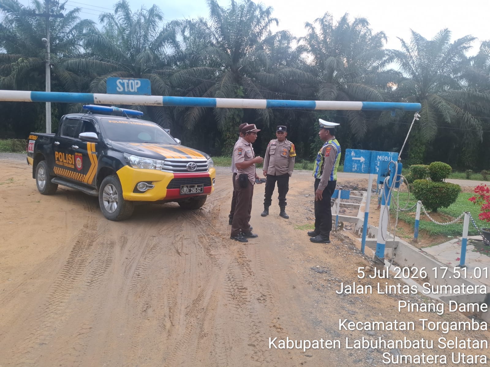 Polsek Torgamba Patroli Rutin Sisir Jalur Rawan Pencurian di Perkebunan PTPN IV