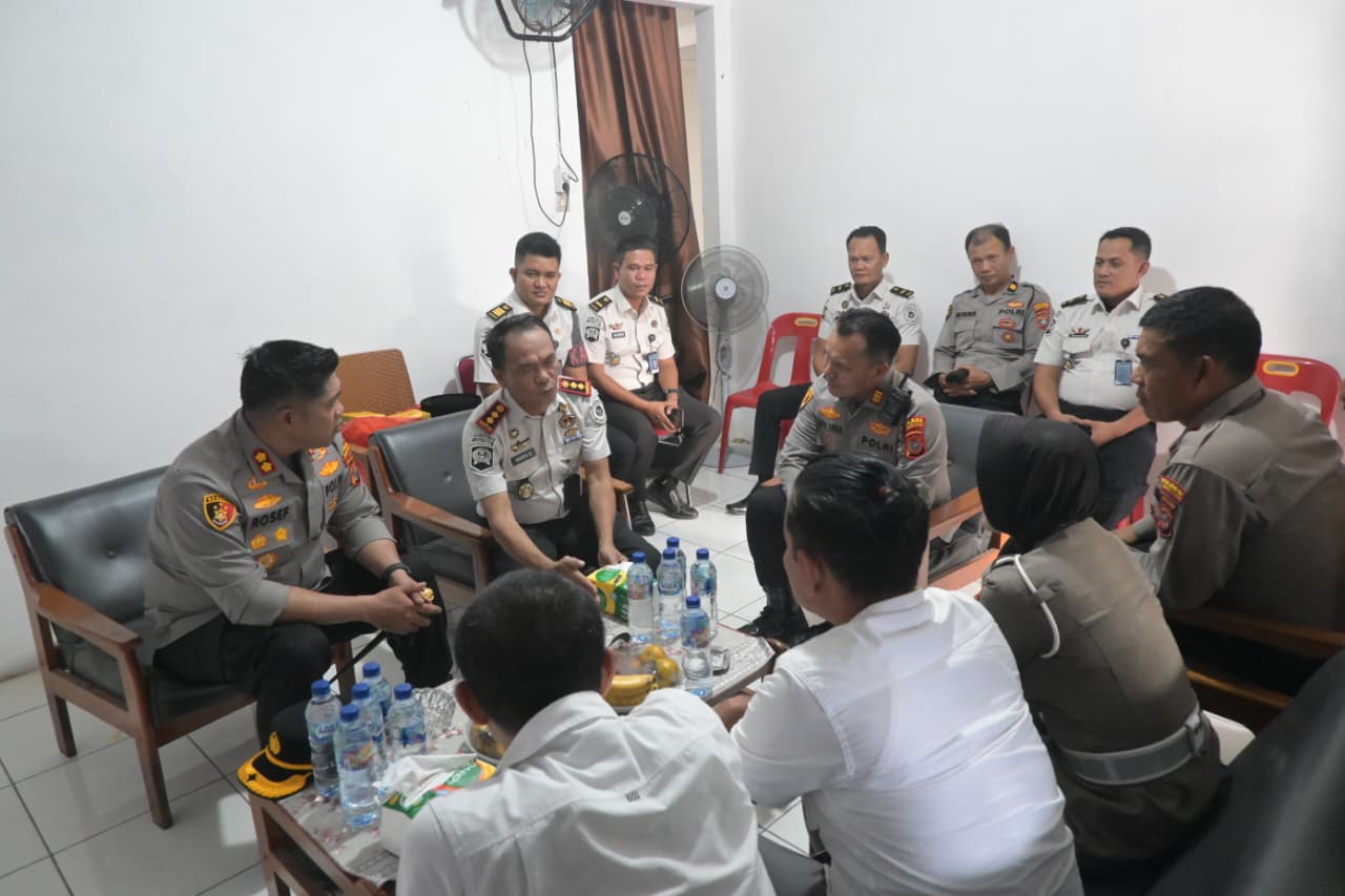 Perkuat Sinergitas, Kapolres Labuhanbatu Selatan Kunjungi Lapas Kelas III Kotapinang.