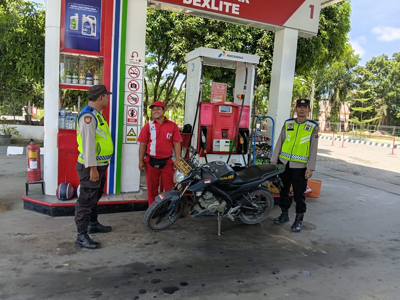 Polsek Padang Tualang Laksanakan Patroli, Monitoring Ketersediaan BBM di SPBU.