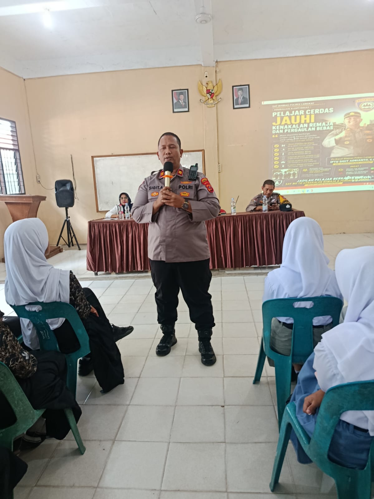 Polri Hadir di Sekolah, Sat Binmas Polres Langkat Edukasi Pelajar Cegah Pergaulan Bebas dan Gangguan Kamtibmas.
