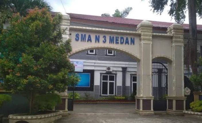SMAN 3 Medan Diduga Keluarkan 2 Siswa Dengan Surat DO Tanpa SP, Orang Tua Pertanyakan Prosedur Dan Desak Evaluasi Kepala Sekolah.
