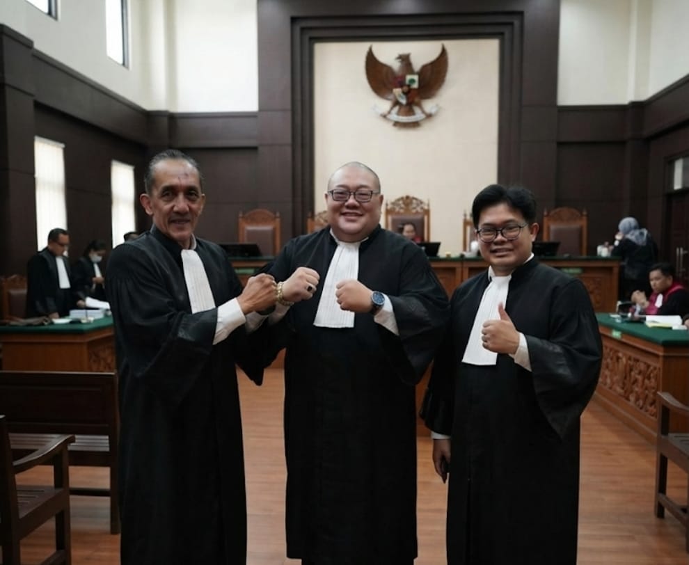 Dua Tangguh Penegak Hukum FERADI WPI Adv. Yulianto Kiswocahyono, S.E., S.H., BKP., C.PFW., C.MDF., C.JKJ. C.FTAX. & Eko Wahyu Pramono, S.Tr.P., S.Ak., C.PFW., C.MDF., C.JKJ., C.FTAX.