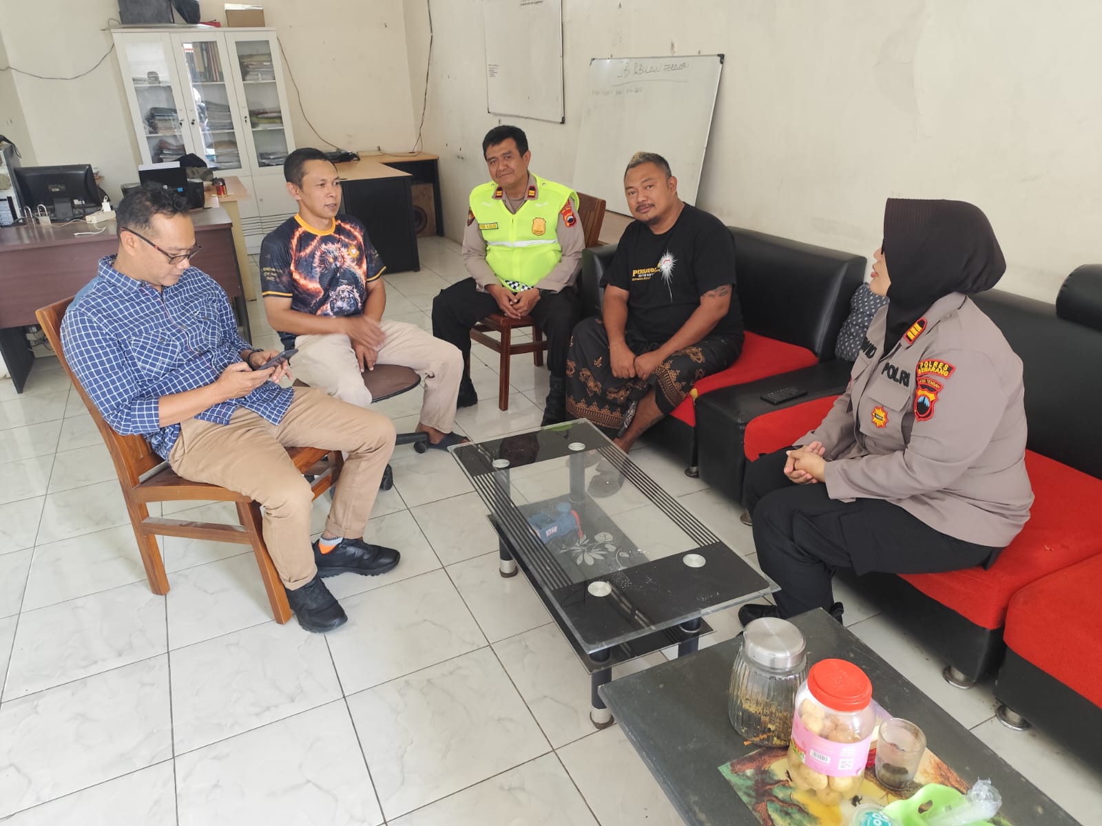 Polsek Ambarawa Silahturahmi Dengan Pengurus PSHT Ranting Ambarawa dihadiri Agus Polenk Kadiv DPP FERADI WPI.