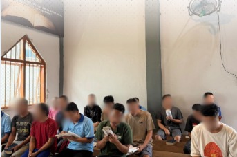MEMPERKUAT IMAN DAN MEMBANGUN KARAKTER RUTAN KELAS IIB TANJUNG PURA KEMBALI LAKSANAKANPEMBINAAN KEROHANIAN RUTIN DI GEREJA DAN TAUSIAH DI MASJID.